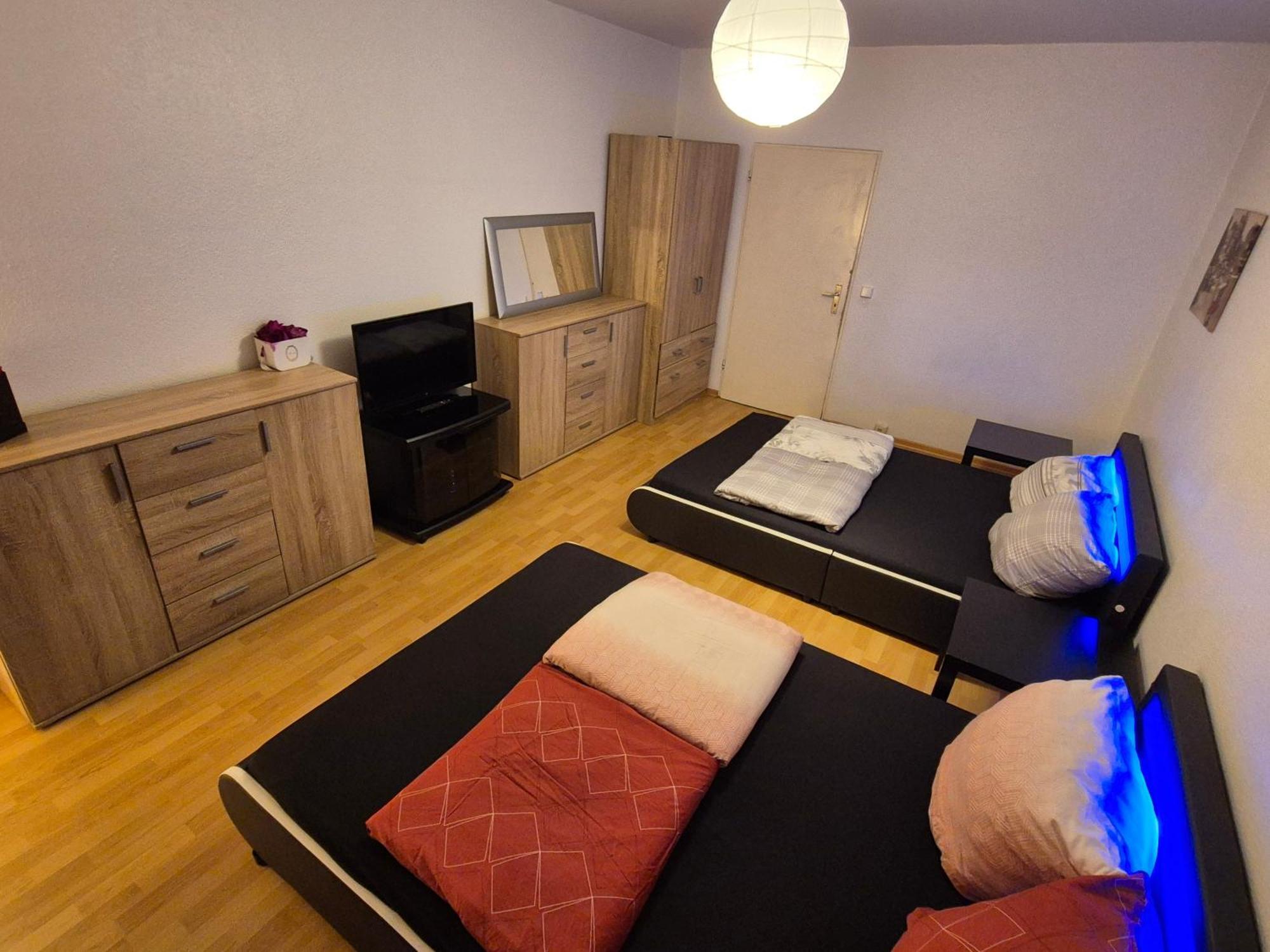 Schoene 3 Schlafzimmer Mit 4 Dopplbetten * Berlino